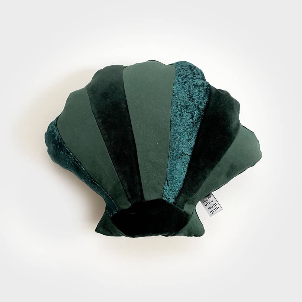 Sustainable Shell Pillow emerald velvet